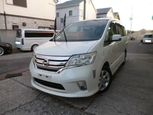 H25セレナ ハイウェイスター S-ハイブリット パール H25セレナ ハイウェイスター S-ハイブリット パール